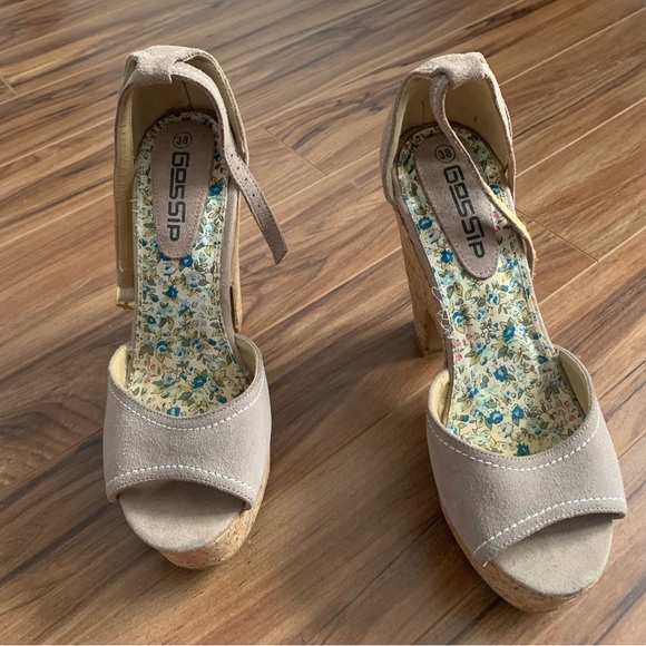 Gossip size 8 beige wedge heel with ankle strap - Picture 3 of 3